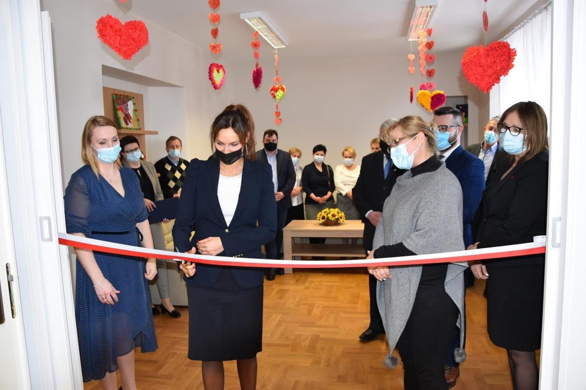 Otwarcie ŚDS w Gaci było ważnym wydarzeniem w życiu miejscowej społeczności.<br/>fot.UG Gać