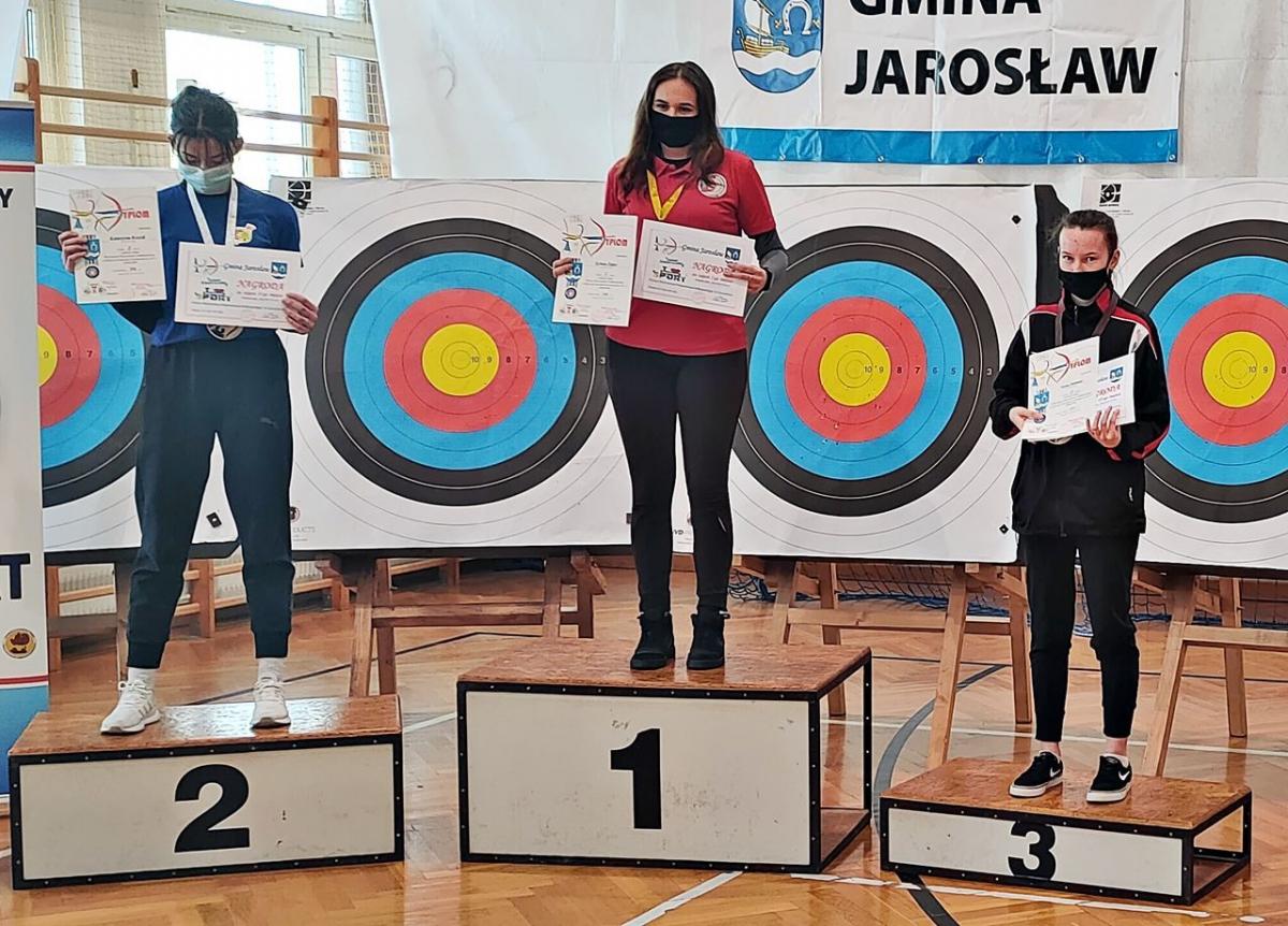 Sylwia Zając (UKS Tramp Jarosław) na najwyższym stopniu podium.<br/>fot.ze zbiorów własnych