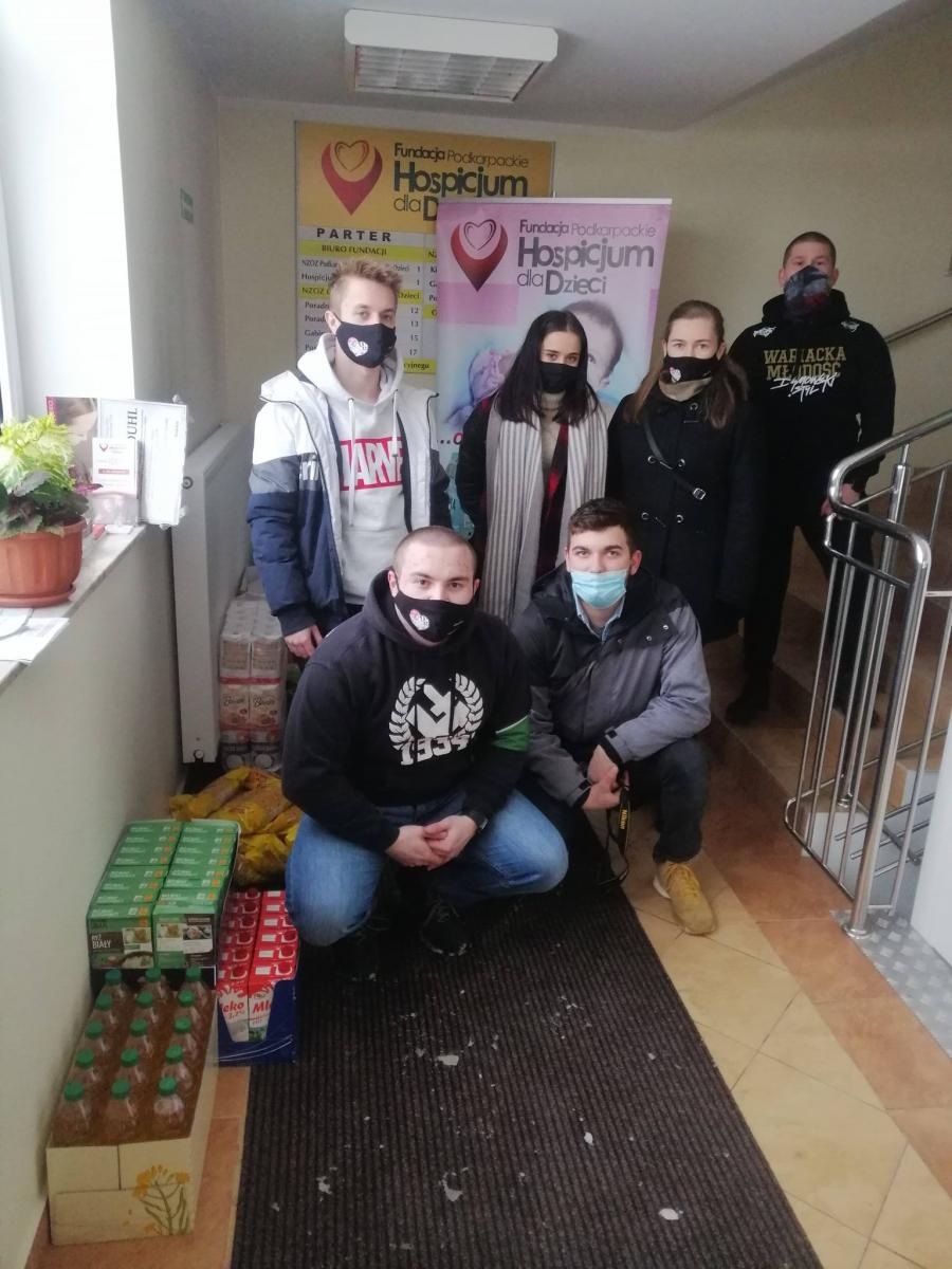 W wyniku akcji udało się uzbierać kwotę 1013 zł 73 gr i całą tą sumę organizatorzy przeznaczyli na zakup niezbędnych produktów dla podopiecznych rzeszowskiego hospicjum dla dzieci.<br/>fot.materiały organizatora