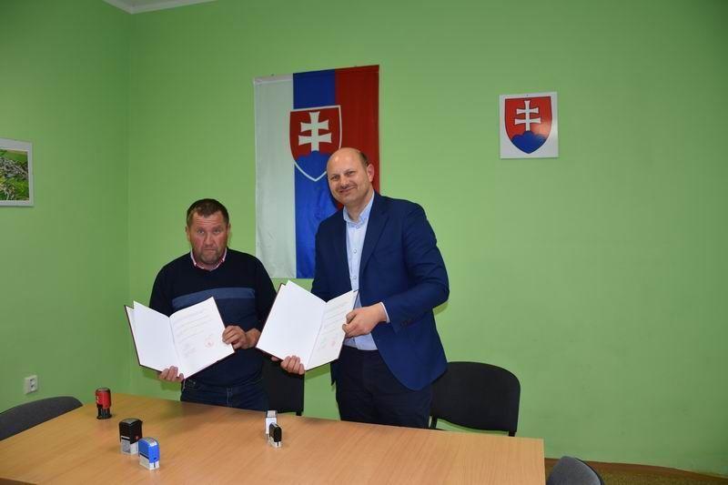 Starosta Jablonova Jozef Molčan i wójt gminy Przeworsk Daniel Krawiec. <br/>fot.UG Przeworsk