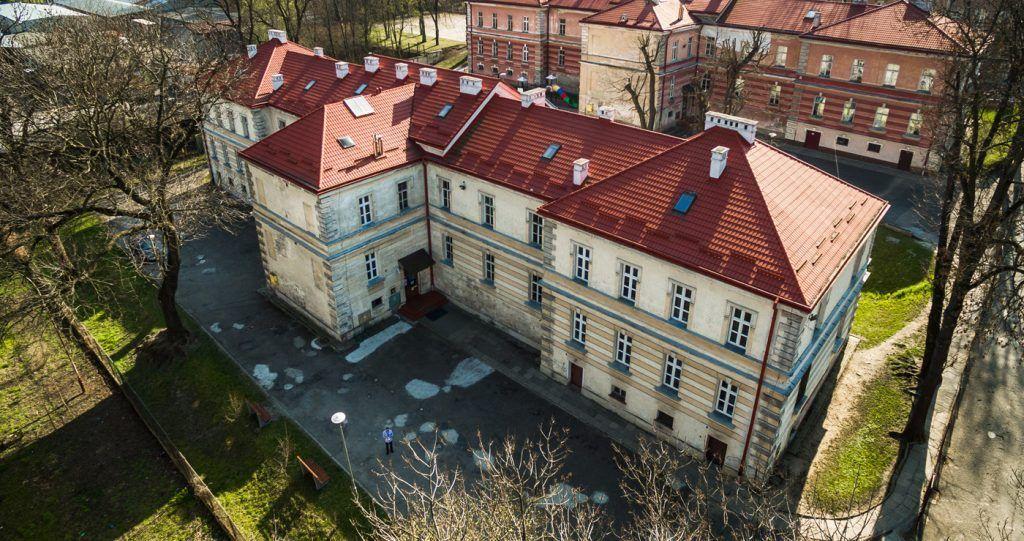 Termomodernizacja sprawi, że zabytkowe budynki Zespołu Państwowych Szkół Muzycznych im. Artura Malawskiego w Przemyślu wypięknieją.<br/>fot.ML System Zaczernie