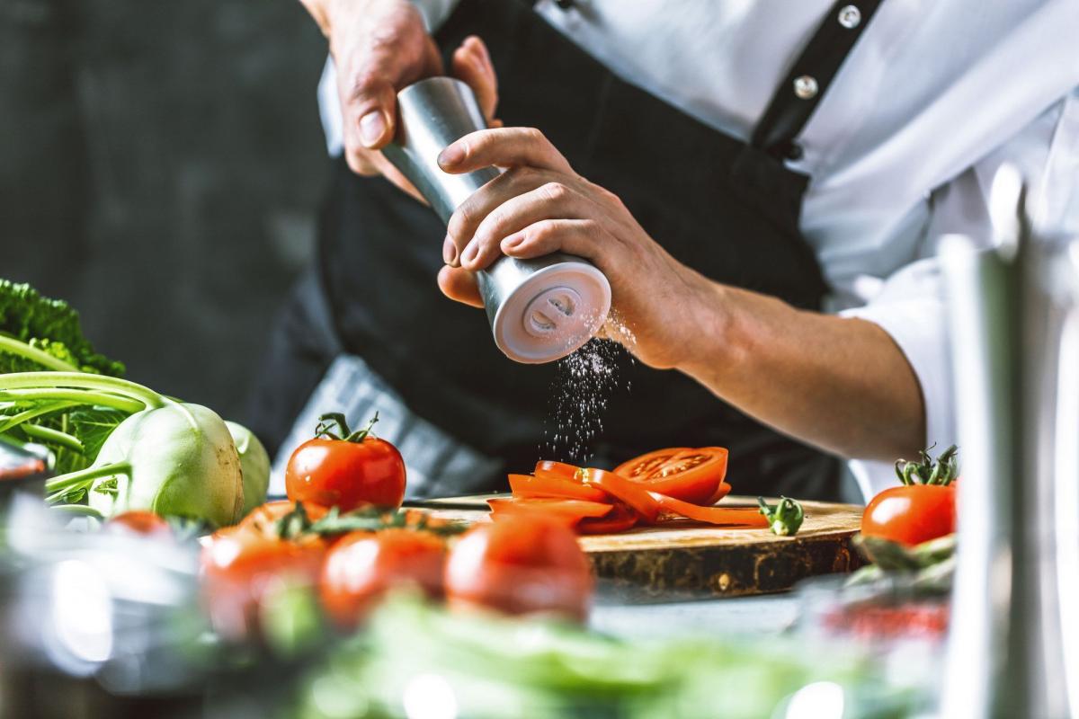 Faktem jest, że branża gastronomiczna jest jedną z najbardziej poszkodowanych w wyniku pandemii branż polskiej gospodarki. Każda forma wsparcia w obronie miejsc pracy powinna być wykorzystana.<br/>fot.ze zbiorów własnych