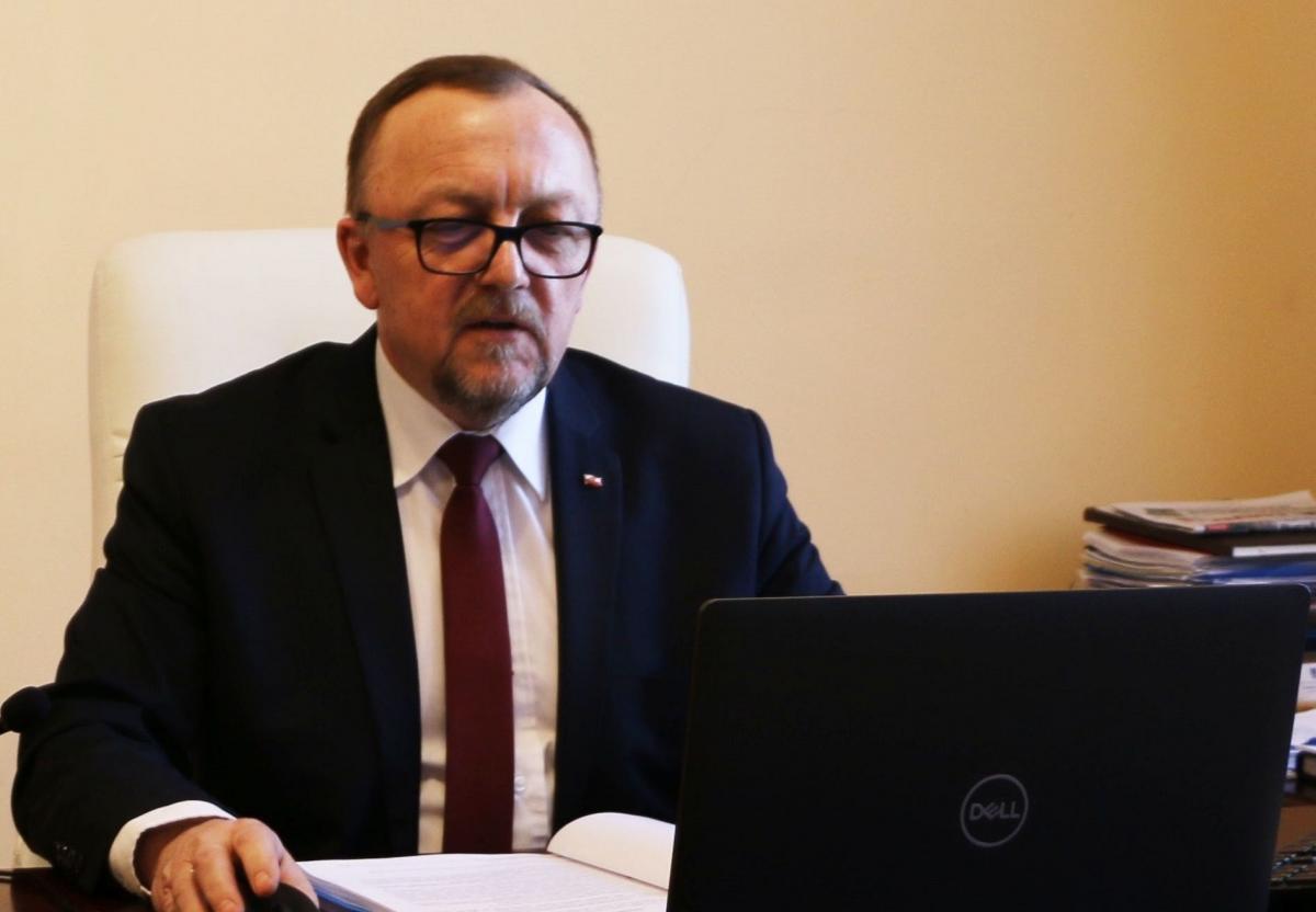 Rada powiatu dała kolejny sygnał, że na oświacie nie zamierza oszczędzać.<br/>fot.Starostwo Powiatowe w Jarosławiu