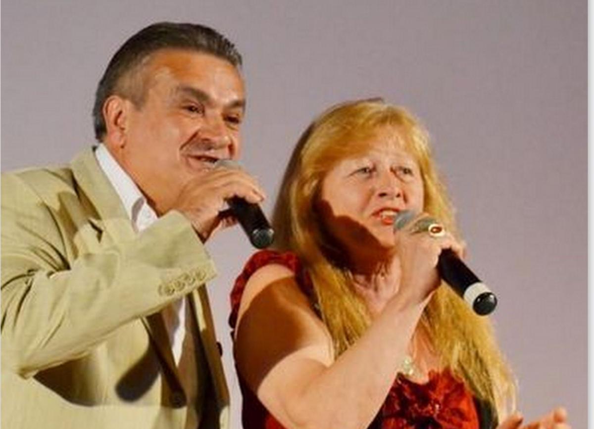 „The Voice Senior” to wspaniała przygoda, ale pani Teresa tęskni za występami w duecie z Janem Nowakowskim. Chyba nie ma miasta w Polsce, w którym by nie koncentrowali. Porywali publiczność i w Europie, i za Wielką Wodą. Wymieniać można jeszcze wiele.<br/>fot.ze zbiorów Teresy Kuczery