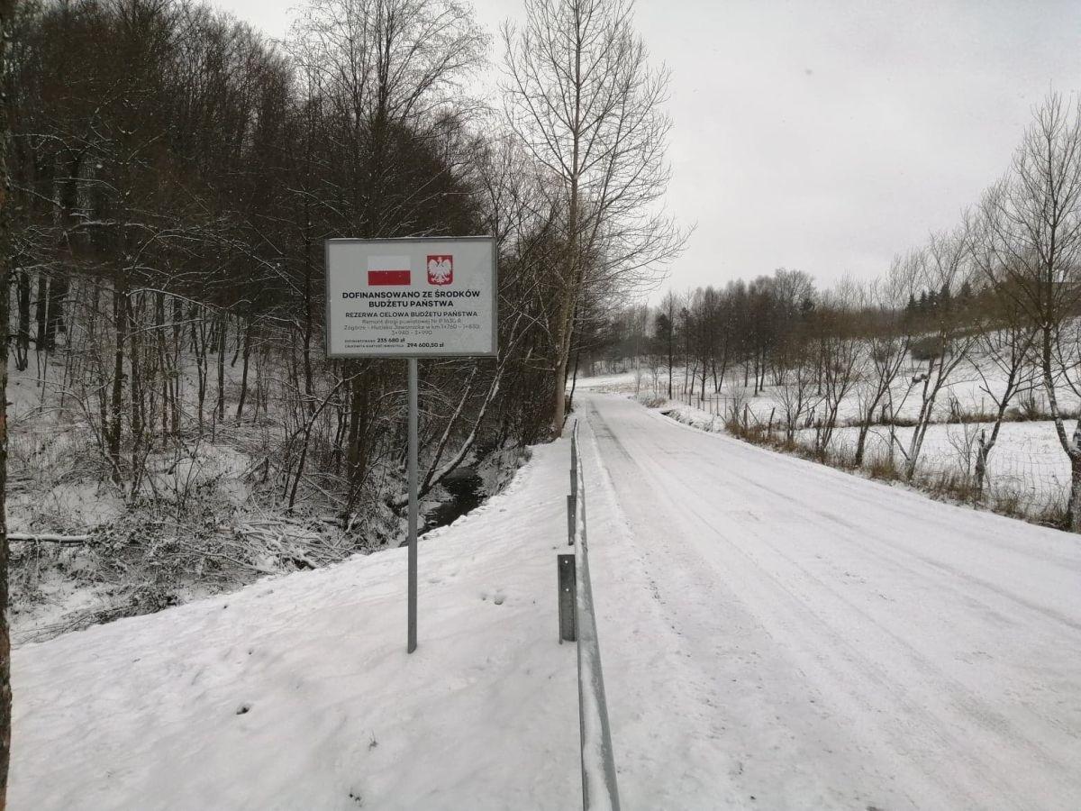 Niedawno oddane zostały do użytku zniszczone drogi w Tarnawce czy Zagórzu.<br/>fot.Starostwo Powiatowe w Przeworsku