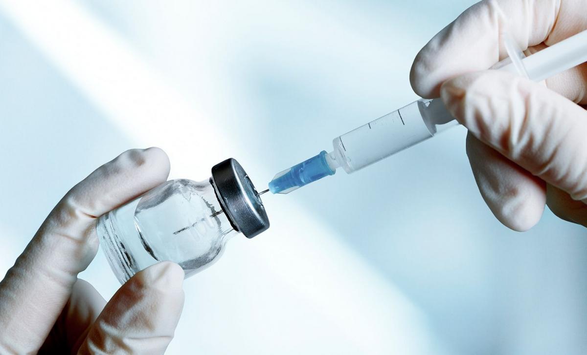 Nie ma specjalnych zaleceń dotyczących przygotowania do szczepień. Pacjent, po zgłoszeniu się do wyznaczonego punktu szczepień, zostanie zbadany przez lekarza, który przeprowadzi z nim także wywiad na temat stanu zdrowia. <br/>fot.ze zbiorów własnych