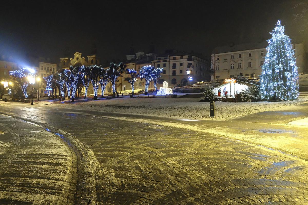 O północy na Rynku nie było żywego ducha.<br/>fot.Jacek Szwic