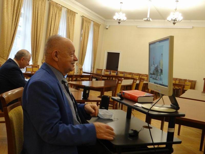 Polsko-niemiecka wideokonferencja z udziałem przedstawicieli powiatu Saarpfaiz-Kreis w Niemczech oraz polskich partnerskich samorządów, w tym powiatu przemyskiego, była wstępem do bliższej współpracy, której efektem mają być oferty pracy.

<br/>fot.Starostwo Powiatowe w Przemyślu