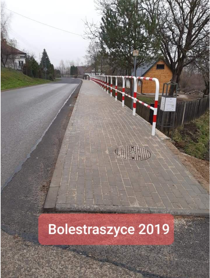 W 2019 r. nowy chodnik powstał m.in. w Bolestraszycach.<br/>fot.Starostwo Powiatowe w Przemyślu