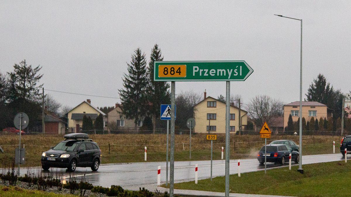 Nowa obwodnica jest drogą jednojezdniową, na której powstało pięć skrzyżowań z drogami gminnymi i powiatowymi, w tym dwa ronda.

<br/>fot.Anna Magda UMWP