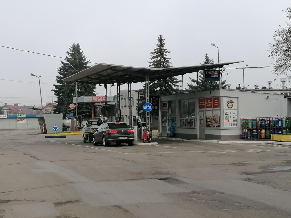 Teren zajezdni MZK przy ul. Lwowskiej w Przemyślu nie spełnia obecnie wymogów wynikających z ministerialnego rozporządzenia, a przystosowanie go wymagałoby pieniędzy. Pytanie: kto pokryje realizację tej inwestycji, jest już nieaktualne, bo parkingu tego rodzaju  tam nie będzie.<br/>fot.ze zbiorów wł