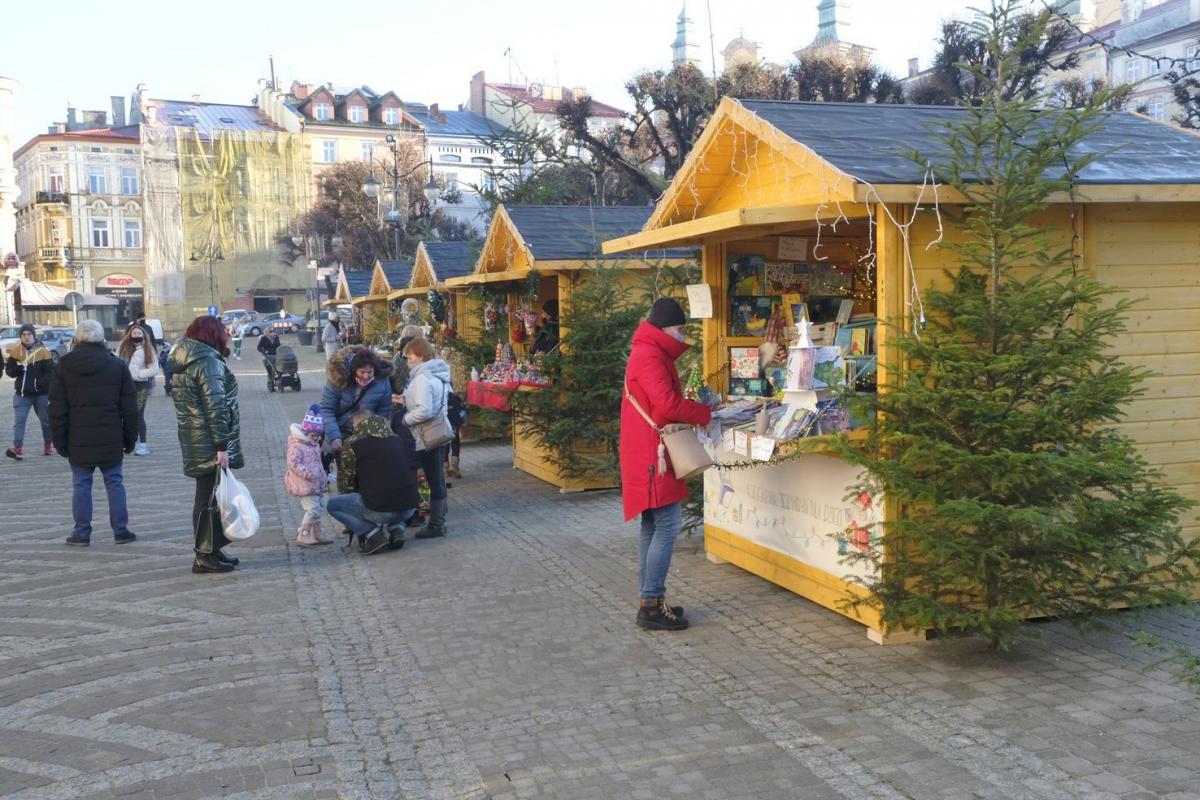 Tłumów na jarmarku nie było.<br/>fot.Jacek Szwic