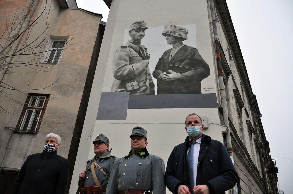 W odsłonięciu dzieła udział wziął także prezydent Wojciech Bakun.<br/>fot.UM Przemyśl / M.Wolański