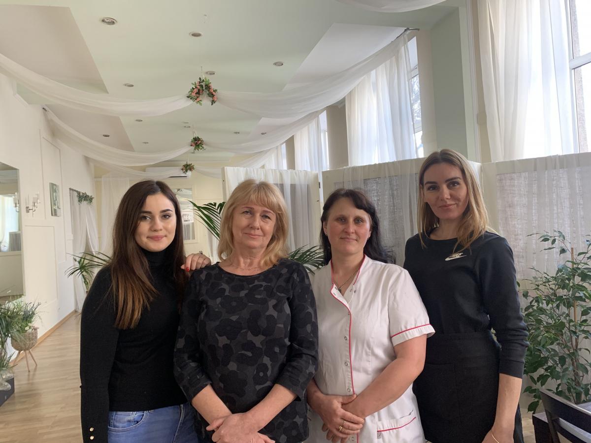 Personel „Jaglanki”. Od lewej: Karolina Kościelna, Stanisława Kościelna (właścicielka), Iwona Lenius, Iwona Wandas.<br/>fot.ze zbiorów własnych
