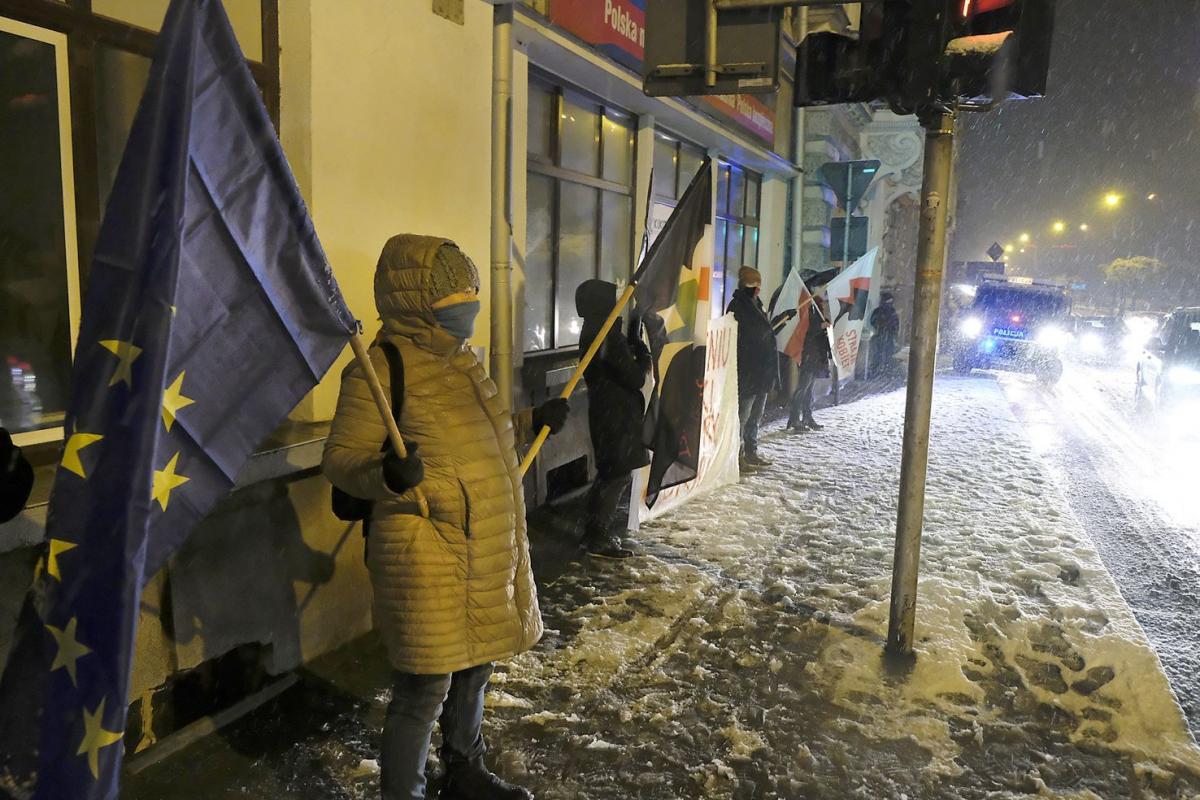 Sobotnia manifestacja na ulicy Piłsudskiego w Przemyślu.<br/>fot.Jacek Szwic