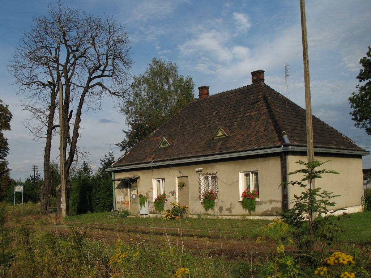 Przystanek w Surochowie to jeszcze powiat jarosławski.<br/>fot.www.wikipedia.pl
