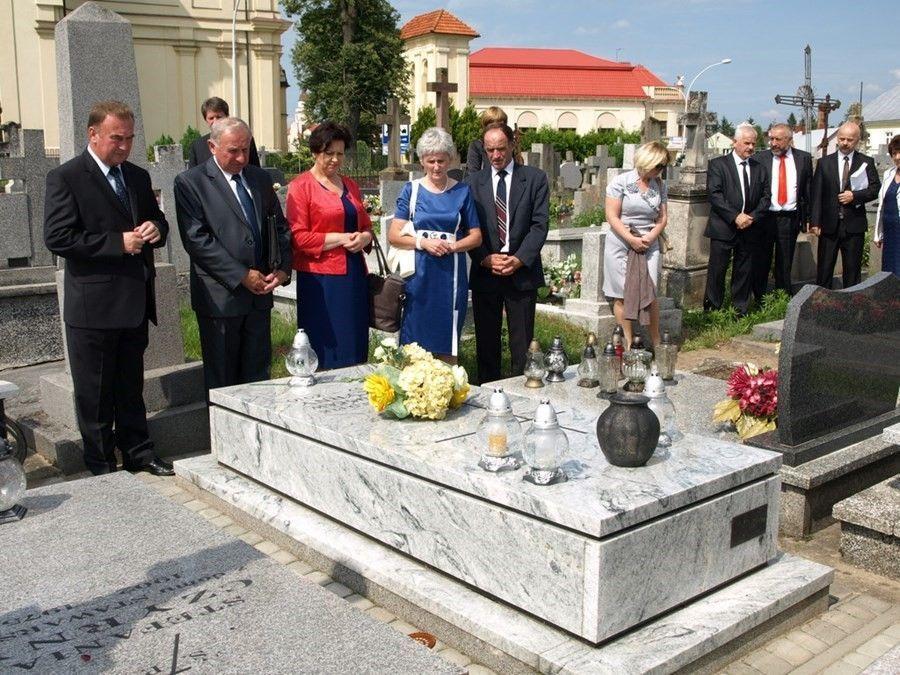 Władze miasta i gminy Sieniawa pamiętają o Kazimierzu Michalskim...<br/>fot.www.sieniawa.pl