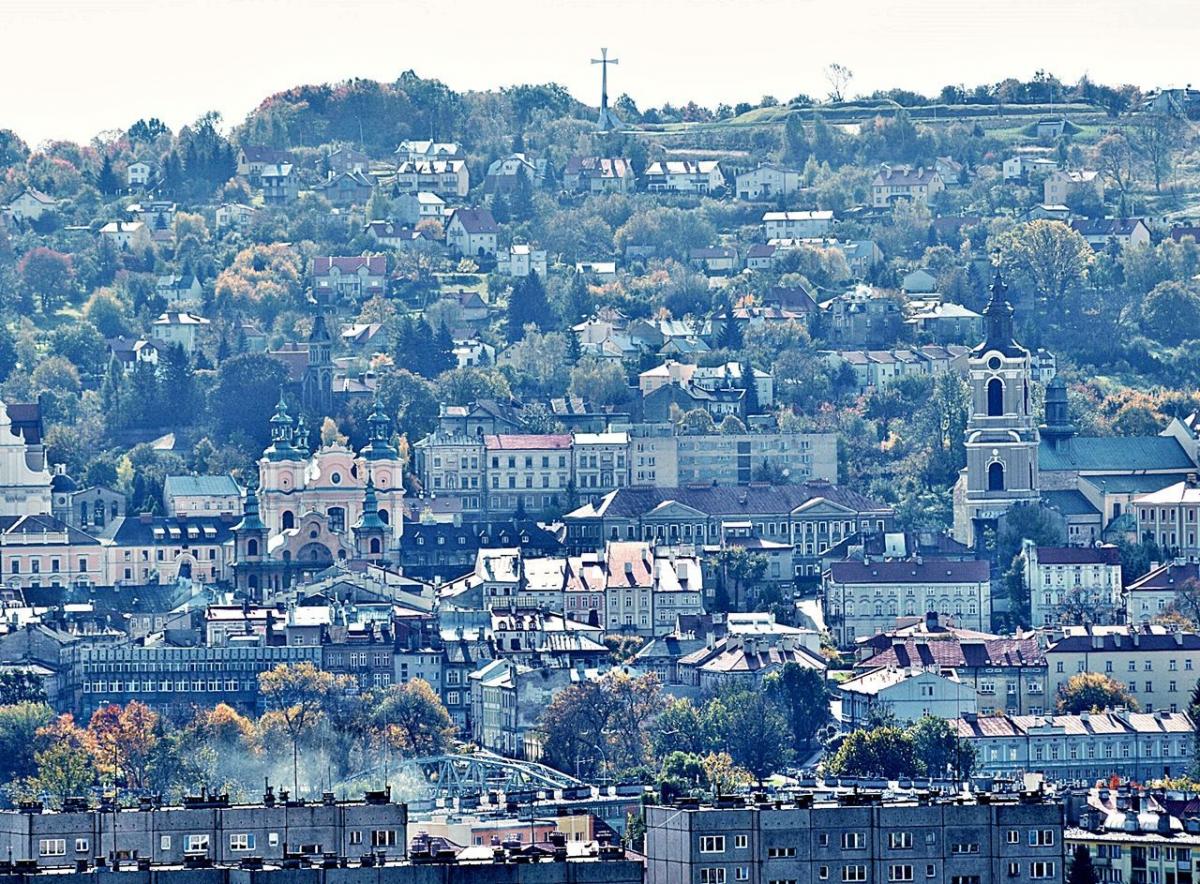 Ranking Samorządów „Rzeczpospolitej” jest uznawany za jeden z najbardziej prestiżowych i wiarygodnych w Polsce. Według przyjętych, konkretnie zdefiniowanych kryteriów, Przemyśl w rankingu zajął jedno z ostatnich miejsc – 63. Zdystansował jedynie Siedlce i Świętochłowice. Kapituła przyznała nadsański