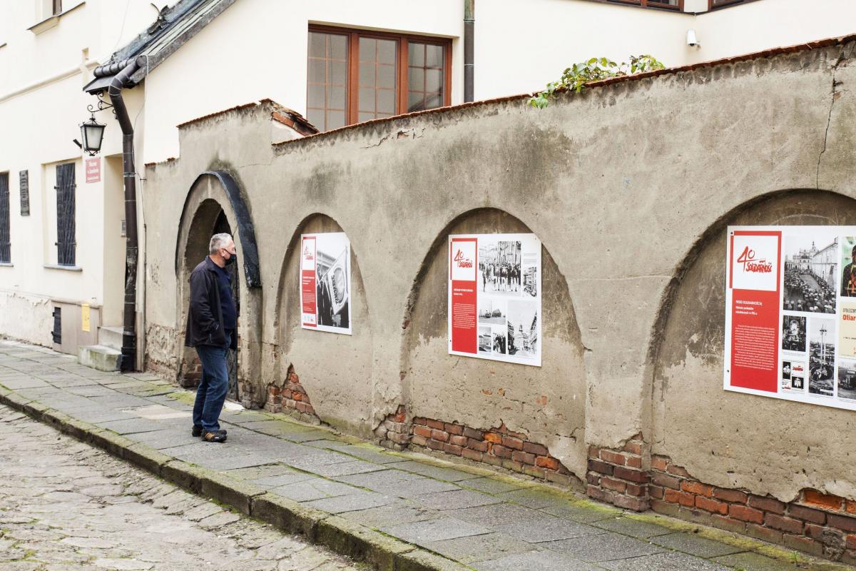 Wystawa to 40 lat jarosławskiej i krajowej „Solidarności” w pigułce. <br/>fot.Starostwo Powiatowe w Jarosławiu