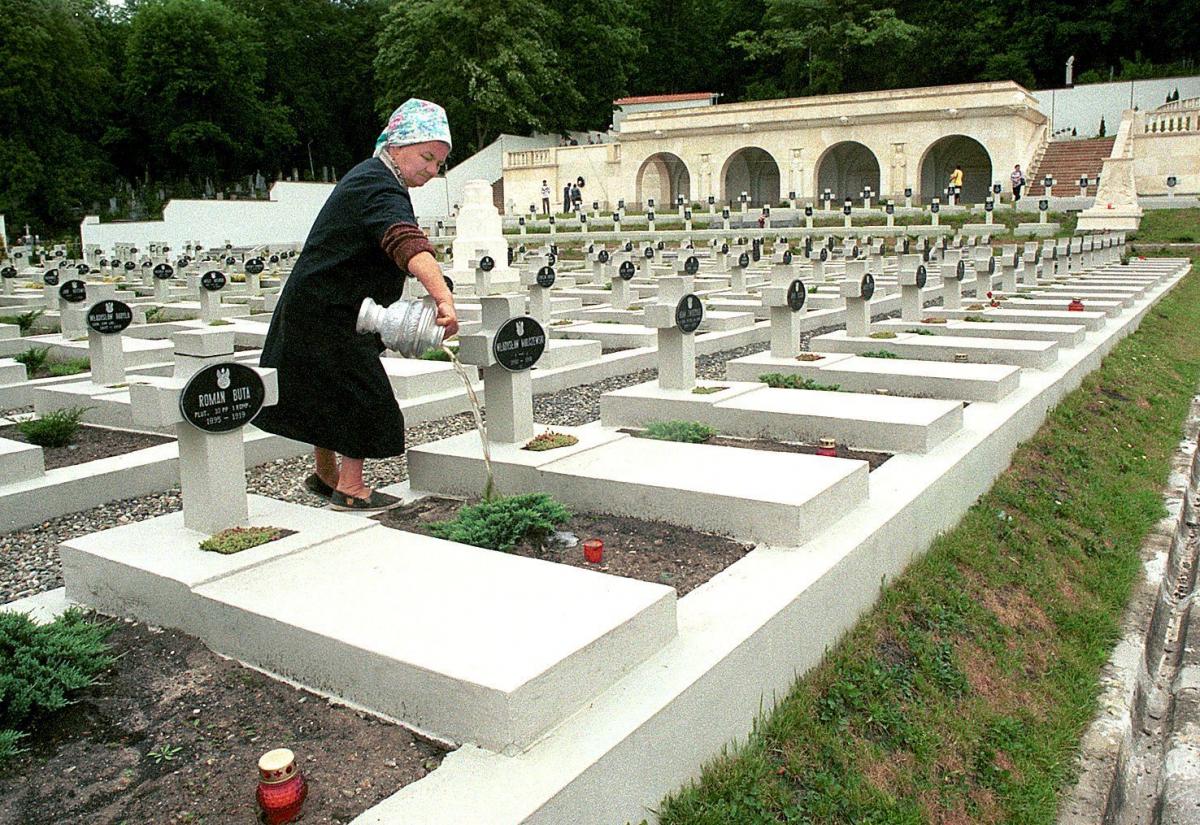 Stowarzyszenie Pamięci Polskich Termopil i Kresów oraz Klub Inteligencji Katolickiej w Przemyślu prowadzą zbiórkę zniczy, które zapalone zostaną m.in. na Cmentarzu Obrońców Lwowa.<br/>fot.Jacek Szwic