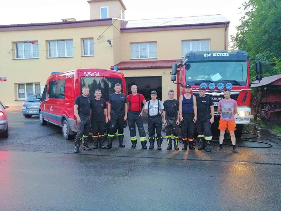 Jednym ze zrealizowanych projektów budżetu obywatelskiego 2019 był ten, w ramach którego zakupiono sprzęt pożarniczy i instrumenty dla strażaków z OSP Sietesz.<br/>fot.UMiG Kańczuga