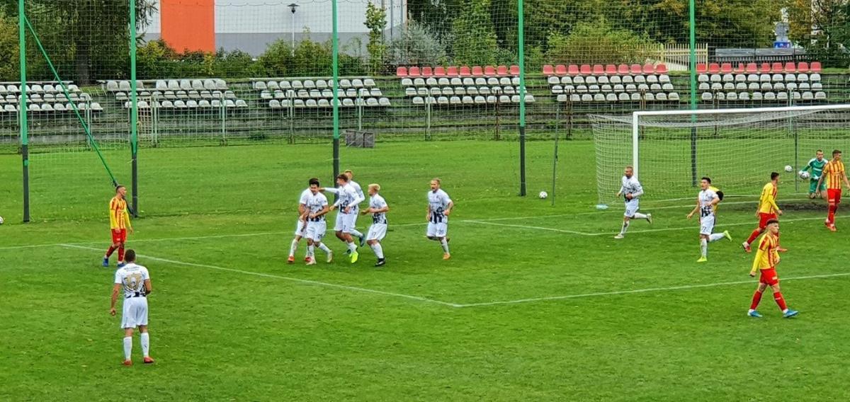 Radość piłkarzy Wólczanki Stal Systems po strzeleniu zwycięskiego gola w meczu w Kielcach.<br/>fot.www.facebook.com/wolczankastalsystems