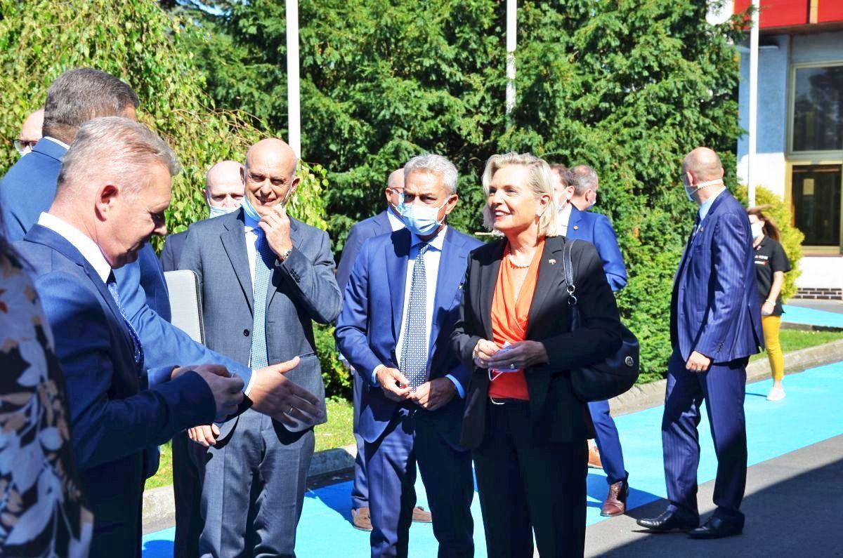 Anna Maria Anders jest ambasadorem Polski we Włoszech, przyjechała do Polski w związku z obchodami 50. rocznicy śmierci generała Władysława Andersa.<br/>fot.Starostwo Powiatowe Przeworsk