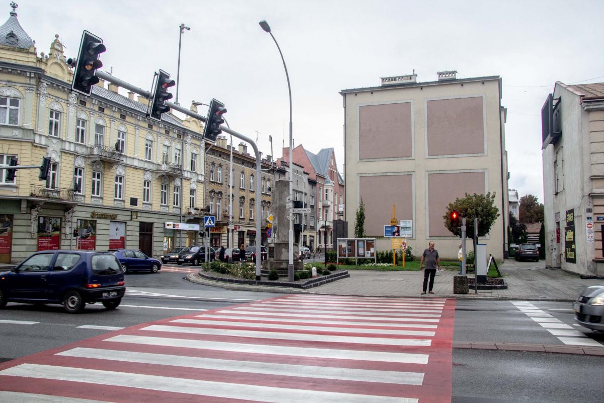 Mural ma układem graficznym przypominać lotniczą szachownicę (autor projektu wyraźnie inspirował się charakterystyczną bryłą gmachu przy Słowackiego). Na dwóch polach szachownicy będą widnieć wizerunki Kazimierza Wünsche oraz Władysławy Kondrackiej, na dwóch pozostałych znajdować się będą sylwetki s