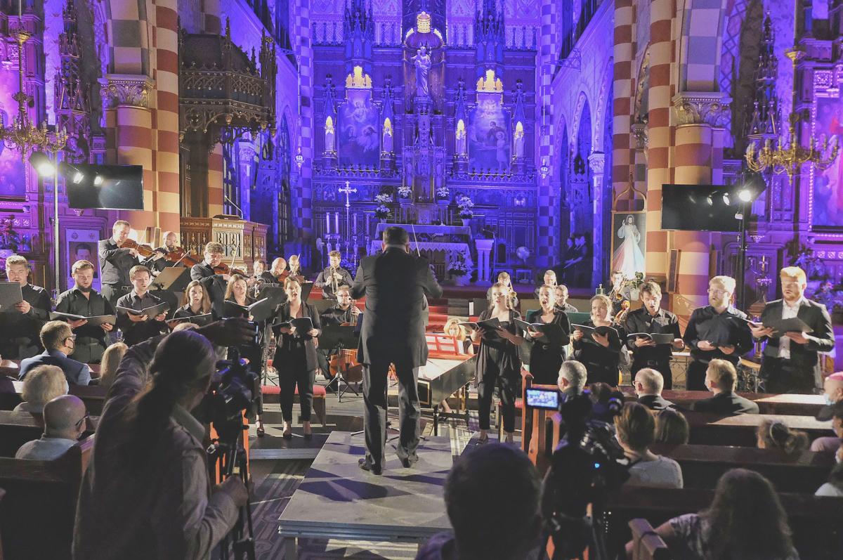 Finałowy koncert w wykonaniu „Orkiestry XVIII wieku Cracow Baroquae Consort”. Dyryguje Tomasz Ślusarczyk.<br/>fot.Jacek Szwic