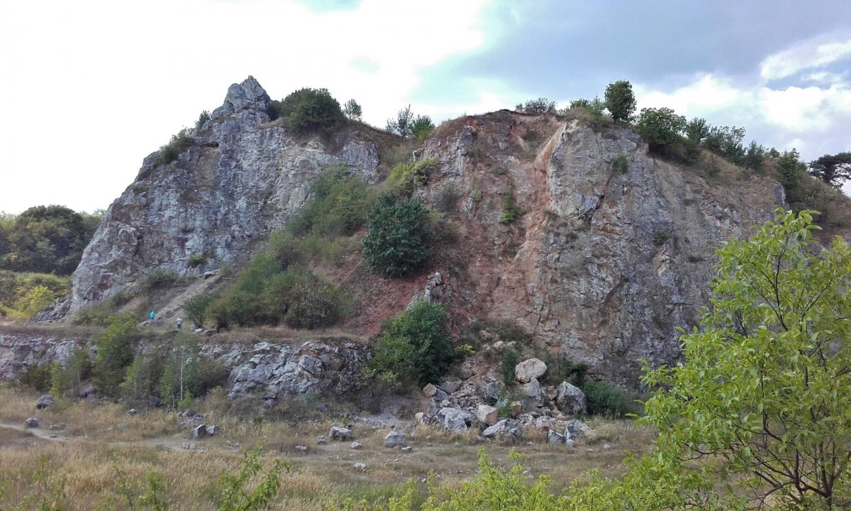 Jedną z największych atrakcji Kielc jest Kadzielnia. To wzgórze, które pełni różnorakie funkcje: jest tu park i rezerwat przyrody, podziemna trasa turystyczna i amfiteatr. Możliwy jest także zjazd na tyrolce.  <br/>fot.Paweł Bugira