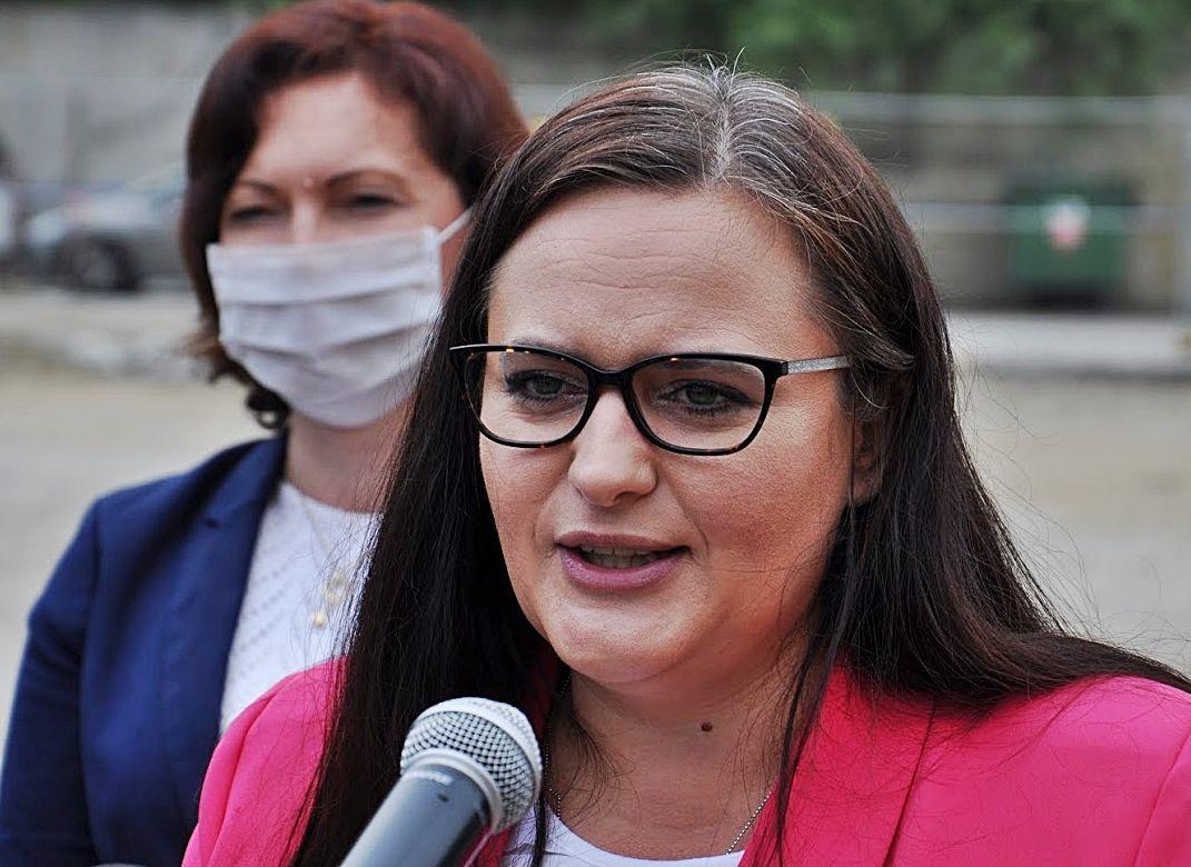 – Program Infrastruktura i Środowisko ma istotne znaczenie w rozwoju nowoczesnych instalacji produkujących w jednym procesie energię elektryczną i cieplną – powiedziała podczas uroczystości minister funduszy i polityki regionalnej M. Jarosińska-Jedynak.<br/>fot.ze zbiorów własnych