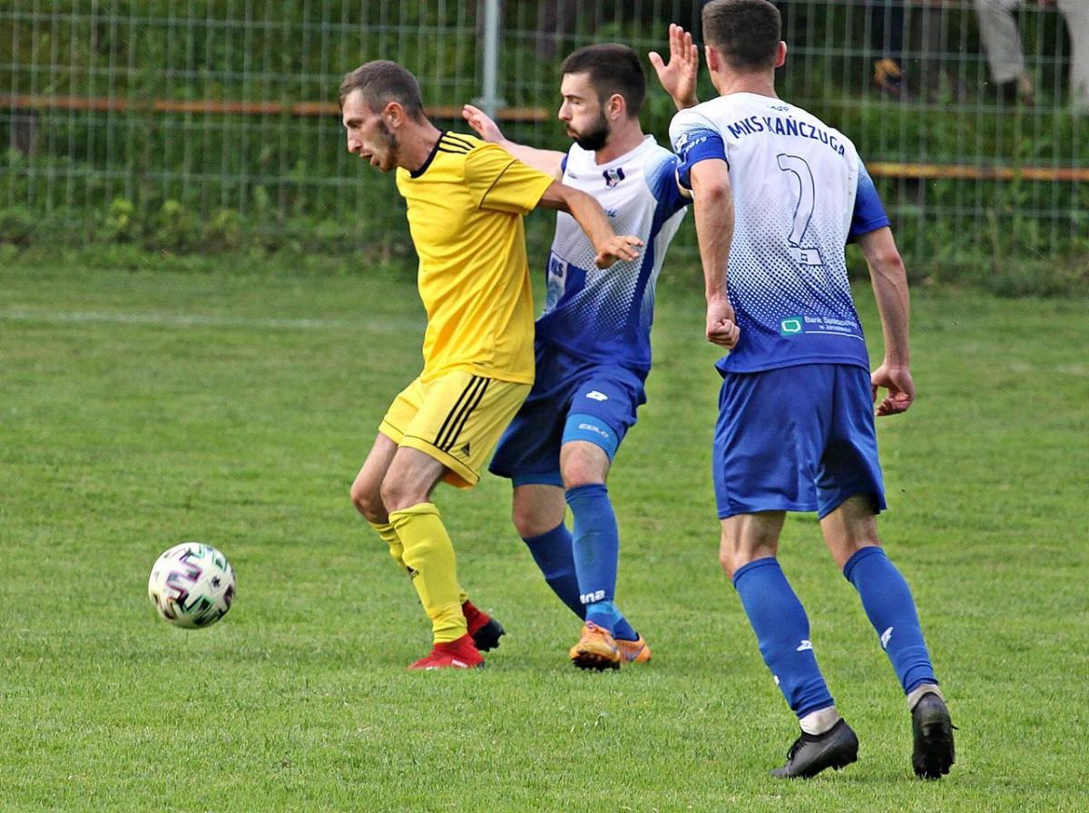 Piłkarze MKS Kańczuga po wygranej w Grochowcach tym razem wywieźli punkt z Narola.<br/>fot.Kamil Krukiewicz