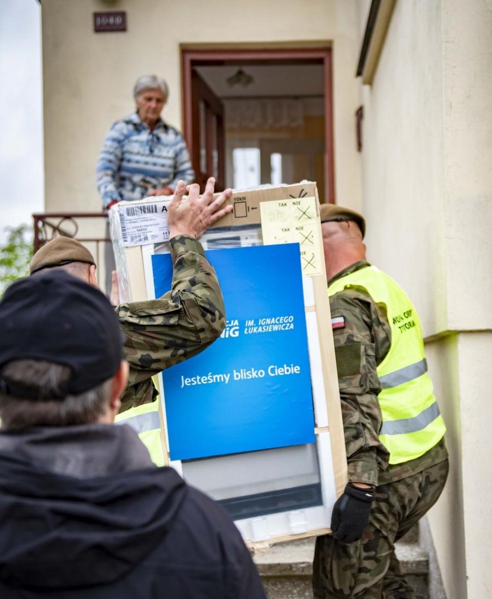 Lodówki, pralki czy kuchenki gazowe, dostarczone przez żołnierzy obrony terytorialnej, trafiły m.in. do mieszkańców: Dubiecka, Kańczugi oraz Jawornika Polskiego.<br/>fot.Paulina Lęcznar