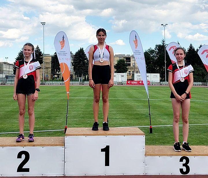 Honorata Kupiniak na najwyższym stopniu podium.<br/>fot.ze zbiorów własnych