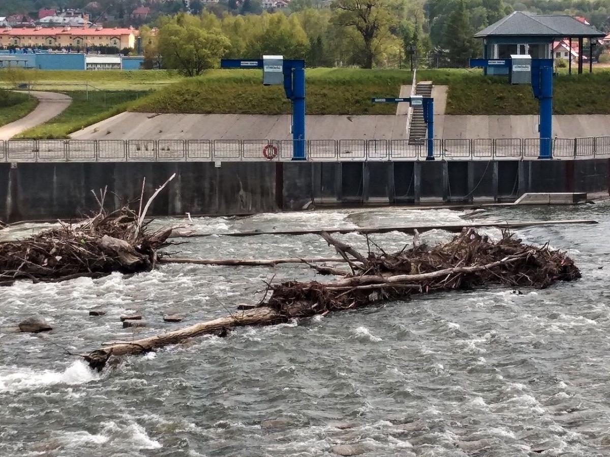 Ujęcie wody pitnej dla mieszkańców Przemyśla, mimo zachorowania na COVID-19 jednego z pracowników obsługujących Zakład Uzdatniania Wody, jest w pełni bezpieczne.<br/>fot.Mariusz Godos