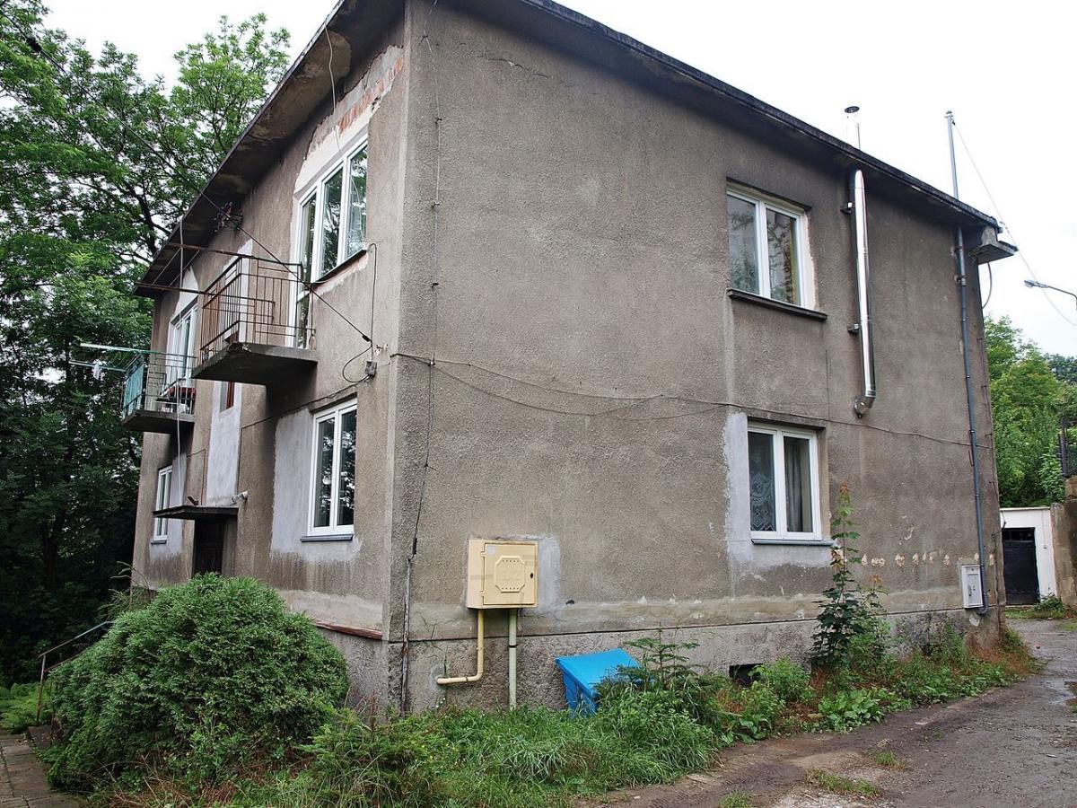 Na króciutkiej ulicy Żulińskiego, na przemyskim osiedlu Kazanów, pod numerem 9 jest kilka mieszkań. Dwa z nich są opustoszałe. To tzw. mieszkania chronione, którymi zarządza Miejski Ośrodek Pomocy Społecznej.<br/>fot.Mariusz Godos
