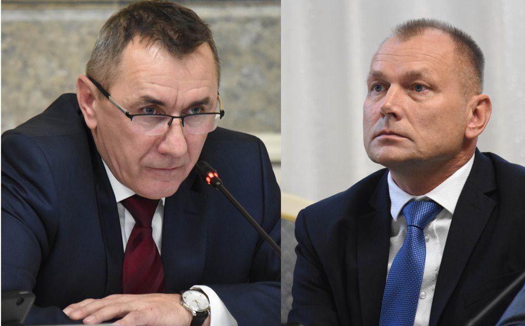 – Ta uchwała jest szykowana tylko po to, żeby pan Janusz Zapotocki mógł zasiadać w tej komisji i nią sterować – powiedział Wojciech Błachowicz (KO - z prawej).
– Nie dam się sprowokować – odparł Janusz Zapotocki (SLD - z lewej).
<br/>fot.Paweł Bugira
