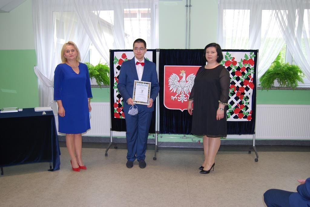 Ceremonia wyróżnienia najlepszych uczniów odbyła się 19 czerwca.<br/>fot.UMiG Pruchnik
