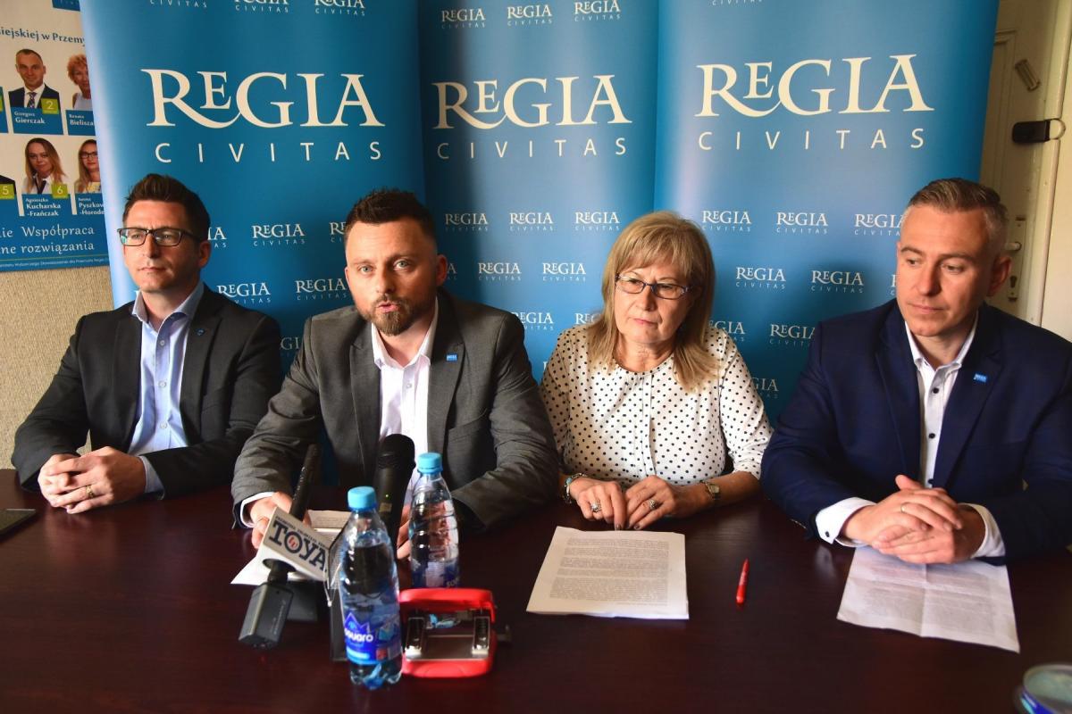 W konferencji prasowej wzięli udział (od lewej): Dariusz Lasek, Robert Bal, Małgorzata Gazdowicz i Bartłomiej Barczak. <br/>fot.Paweł Bugira