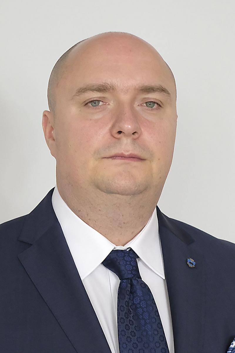 Radny Marcin Kowalski (WdP) zarzuty nazywa nieprawdziwymi i twierdzi, że nigdy nie groził Grzegorzowi Lewandowskiemu. <br/>fot.Jacek Szwic