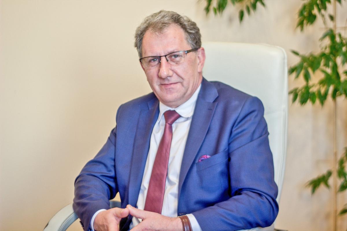 Tadeusz Chrzan stoi przed nowym wyzwaniem – opracowaniem narzędzi wsparcia polskich producentów leków.<br/>fot.Bartłomiej Drążek