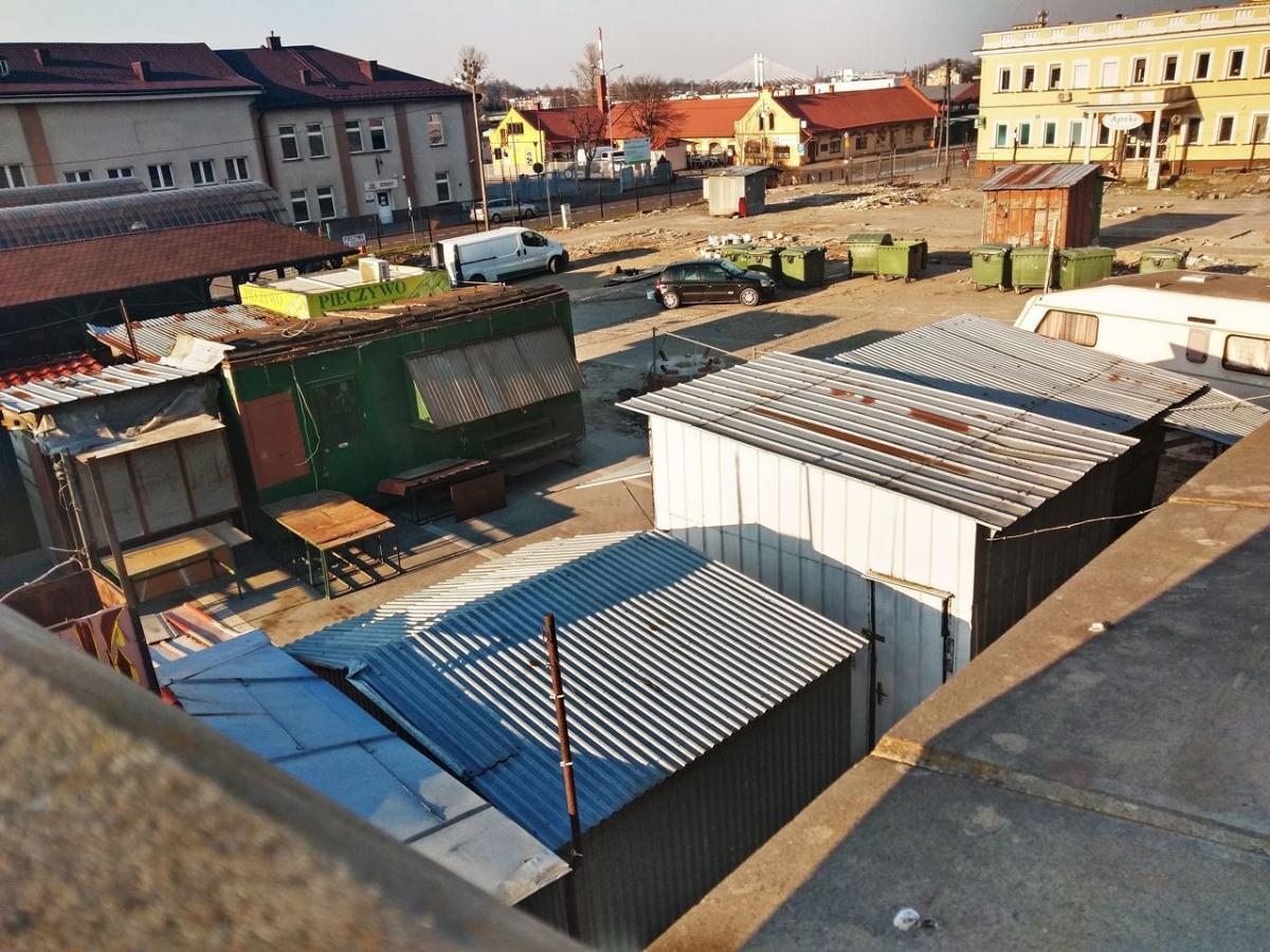 Zdaniem prezydenta Wojciecha Bakuna, jedna z jego obietnic właśnie się iści: koniec remontu Zielonego Rynku.<br/>fot.Mariusz Godos