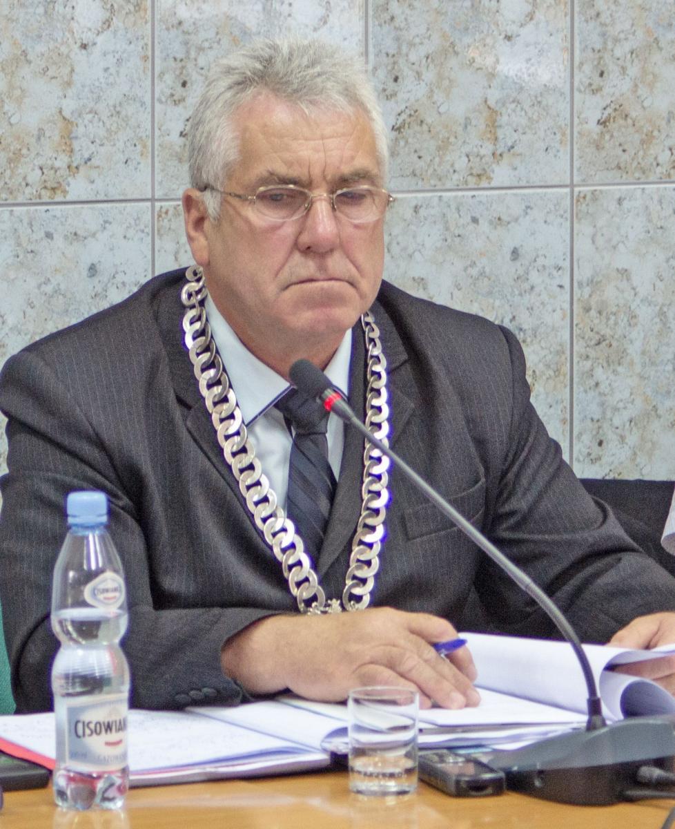 Podczas sesji korespondencyjnej na sali obrad jako jedyny członek rady obecny był jej przewodniczący Jan Fusiek.<br/>fot.Bartłomiej Pacek