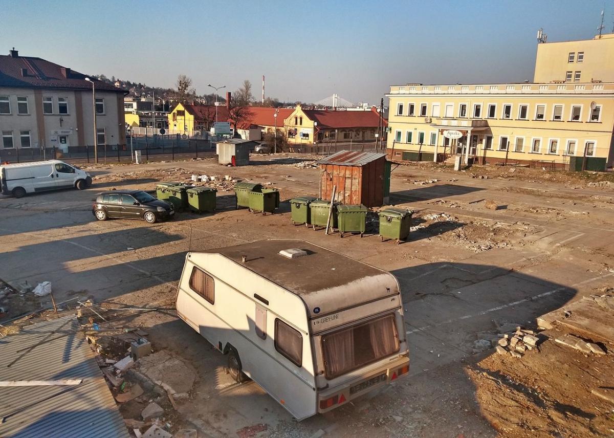 Niebawem Zielony Rynek będzie w całości wyremontowany. Tymczasem kupcy apelują do prezydenta Przemyśla Wojciecha Bakuna o zwolnienie z opłat targowych.<br/>fot.Mariusz Godos