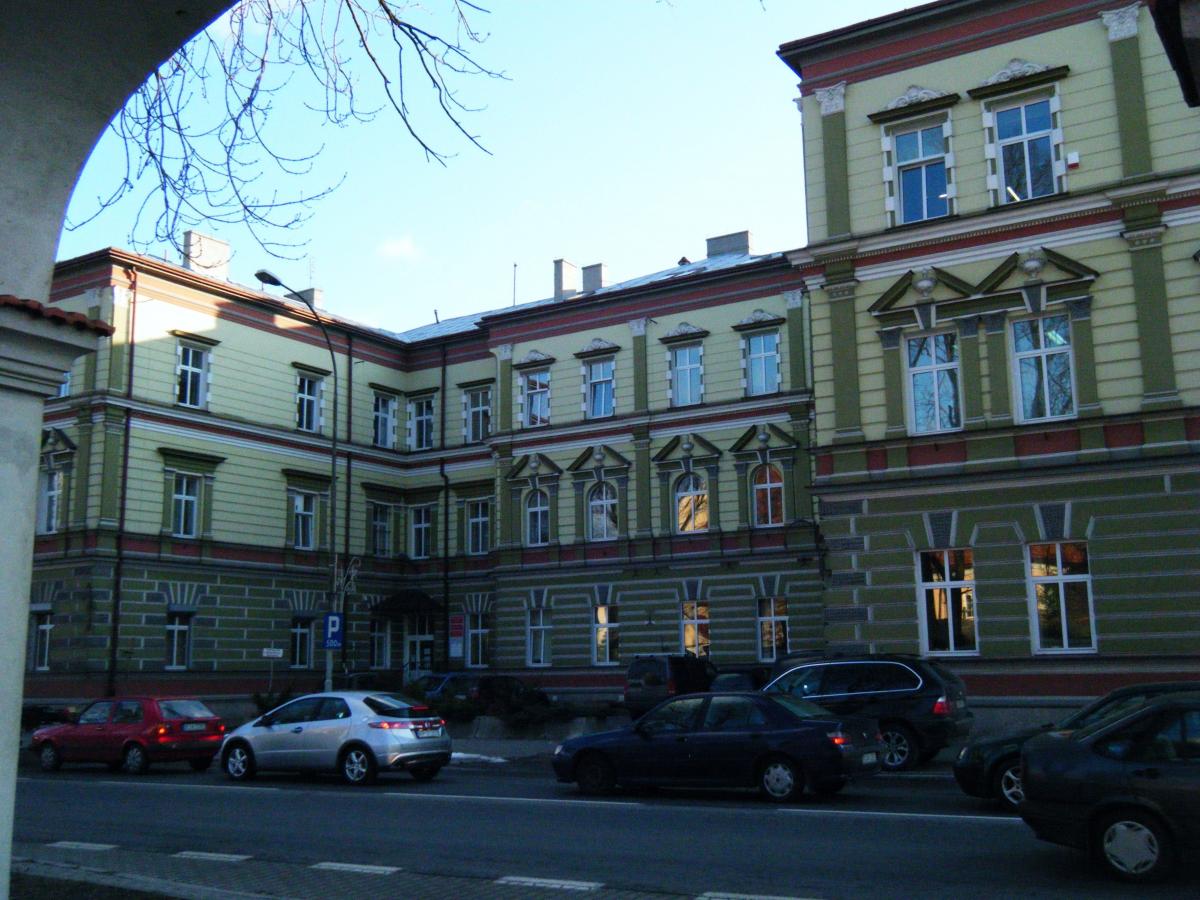Kto koniecznie nie musi, niech nie odwiedza siedziby Starostwa Powiatowego w Jarosławiu. Wszystko przez koronawirusa. To apel starosty Stanisława Kłopota,
<br/>fot.mcdrwal