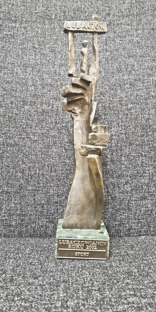 Takie statuetki otrzymają laureaci plebiscytu. <br/>fot.UM Lubaczów