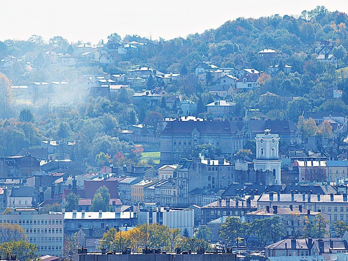 Obecność Przemyśla w rankingu nie może dziwić. Miasto wciąż jest zasnute smogiem.<br/>fot.Mariusz Godos