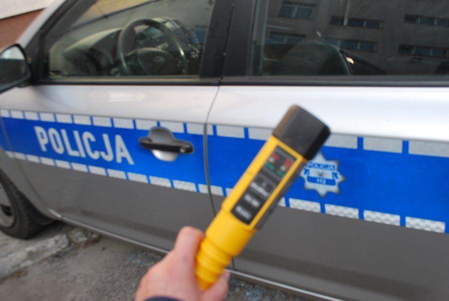 Podczas badania alkomatem 33-latek wydmuchał prawie 4 promile.<br/>fot.archiwum policji