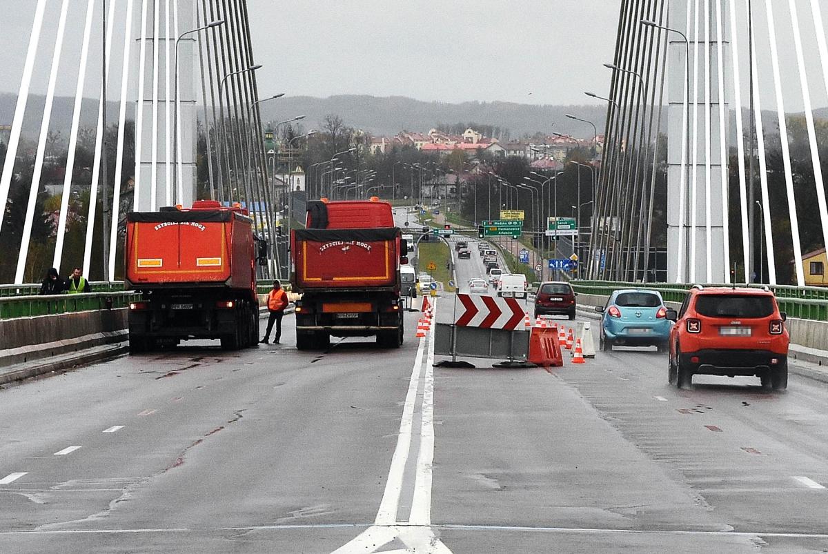 Prace przy moście są pokłosiem awarii, do której doszło w październiku 2018 r. <br/>fot.Paweł Bugira