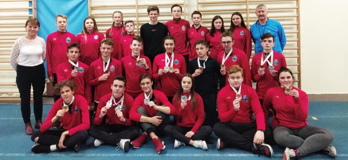 Ekipa młodzików UKS „Tempo 5” Przemyśl zdobyła w Mielcu aż 16 medali!<br/>fot.ze zbiorów własnych